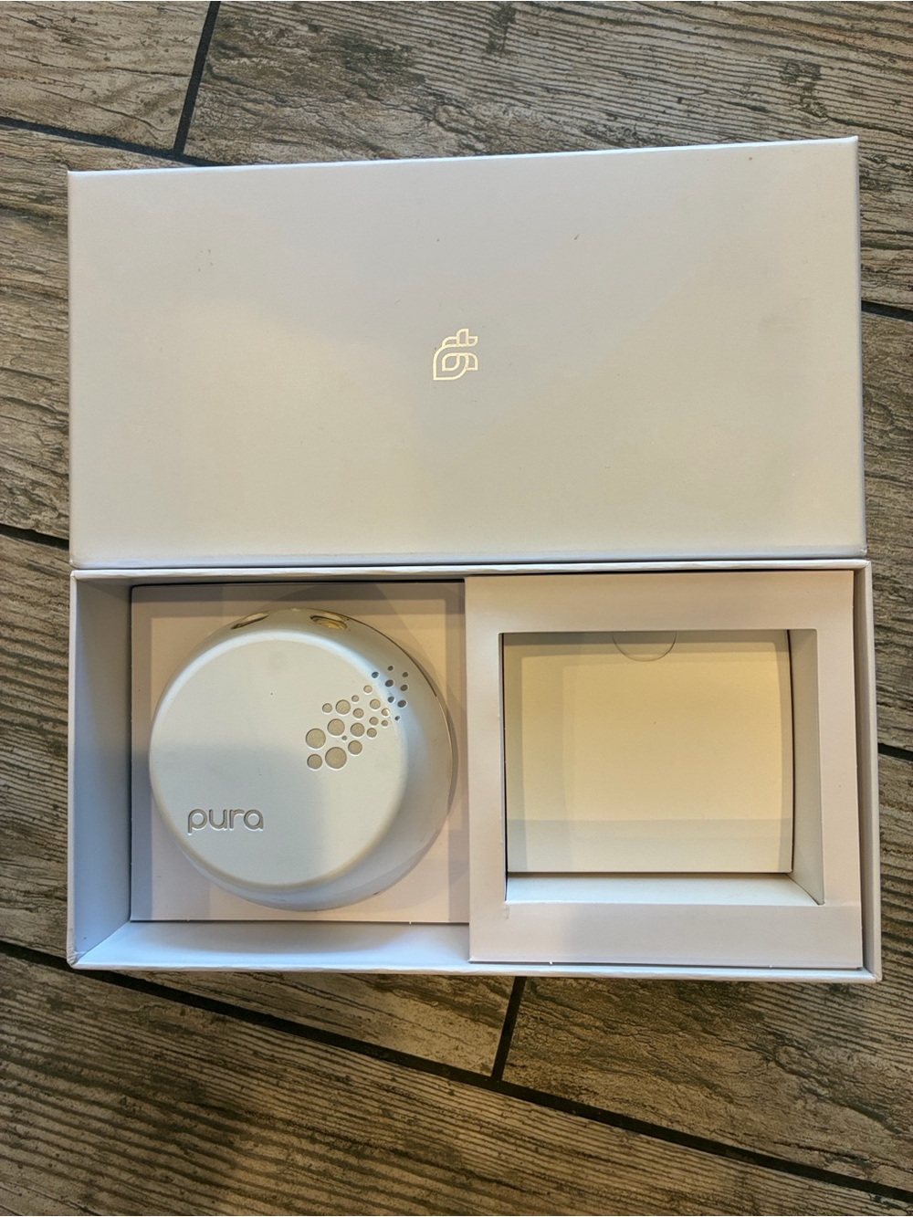 Pura Smart Home Fragrance Plug in White V3